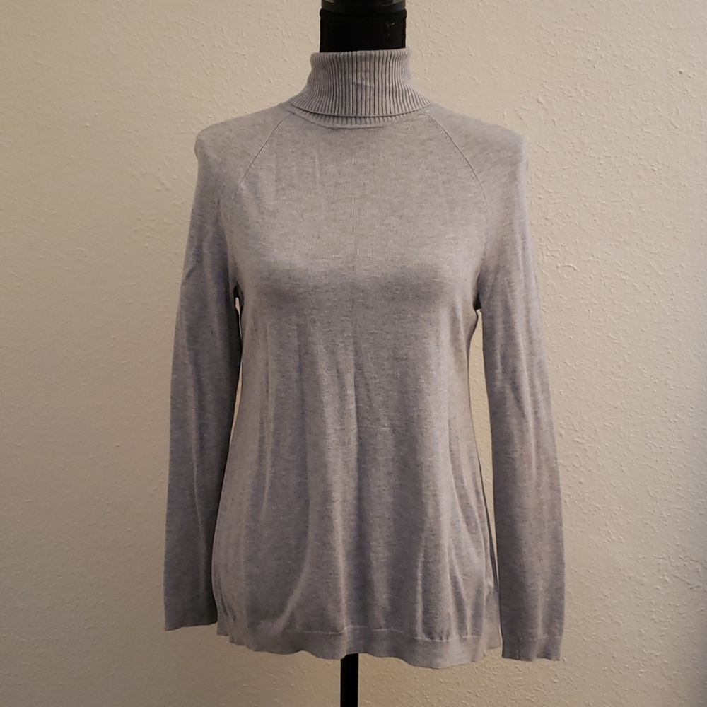 White House Black Market Long Sleeve Turtleneck